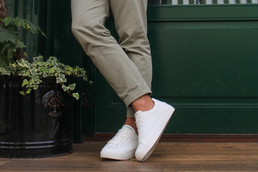 MEN'S WHITE SNEAKER COLLECTION