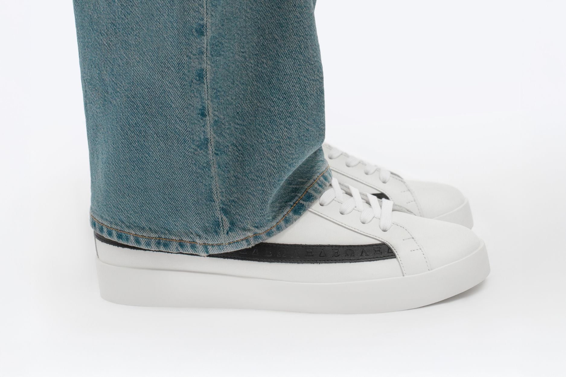 OLYMPUS LOWTOPS