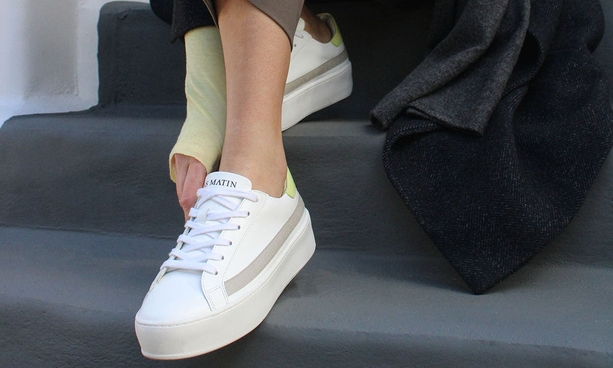 WOMEN'S COLLECTION