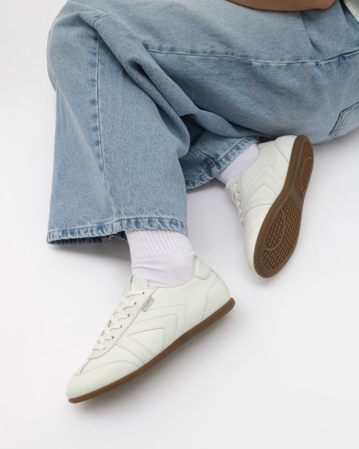 Iris Low Top Sneakers - Stone Pebbled Leather