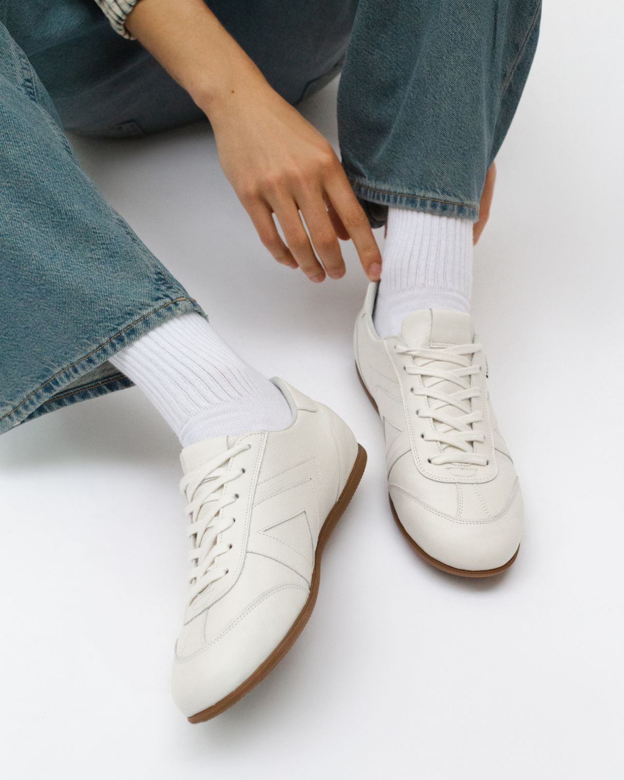 Iris Low Top Sneakers - Stone Pebbled Leather