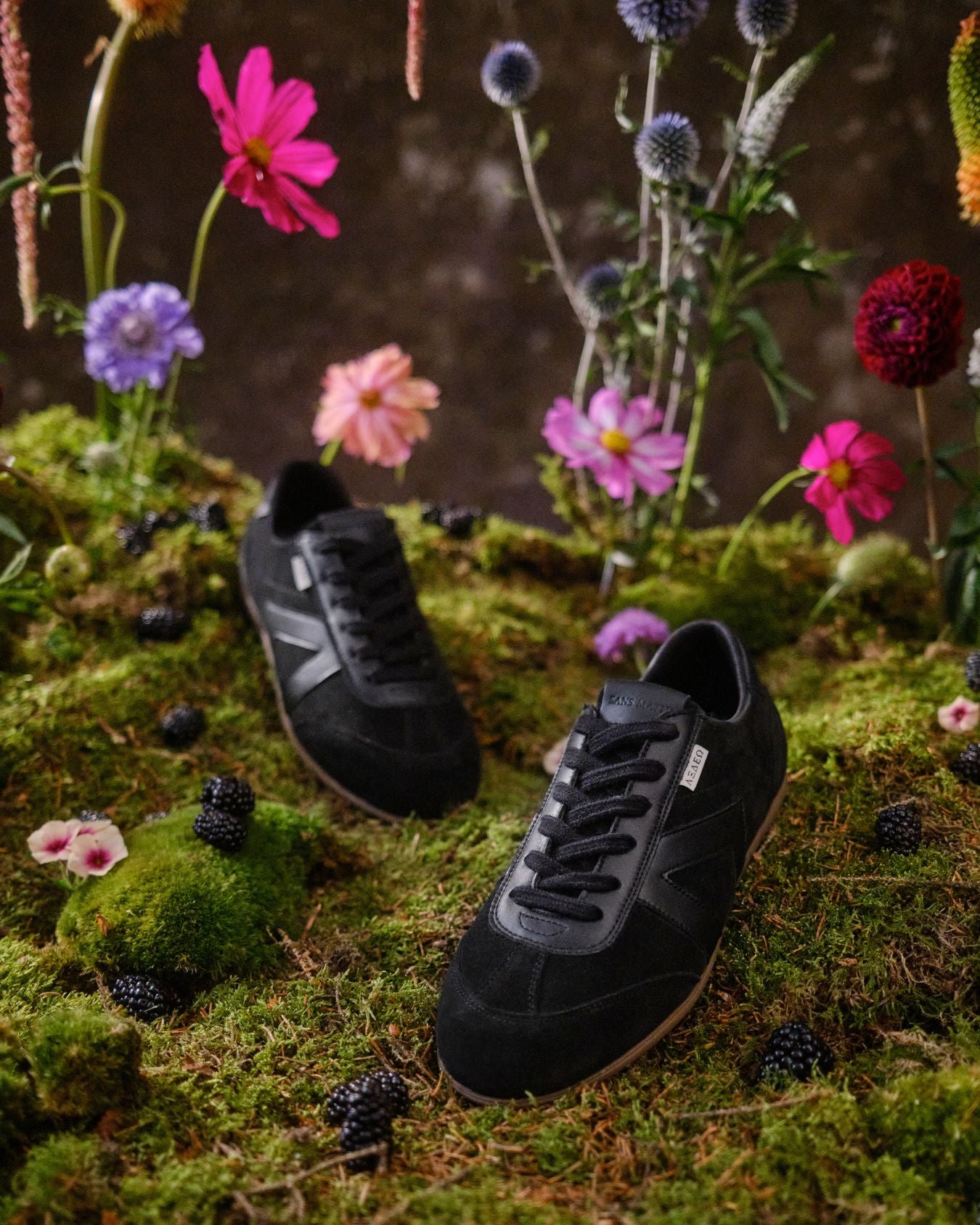 Iris Low Top Sneakers - Black Suede & Leather