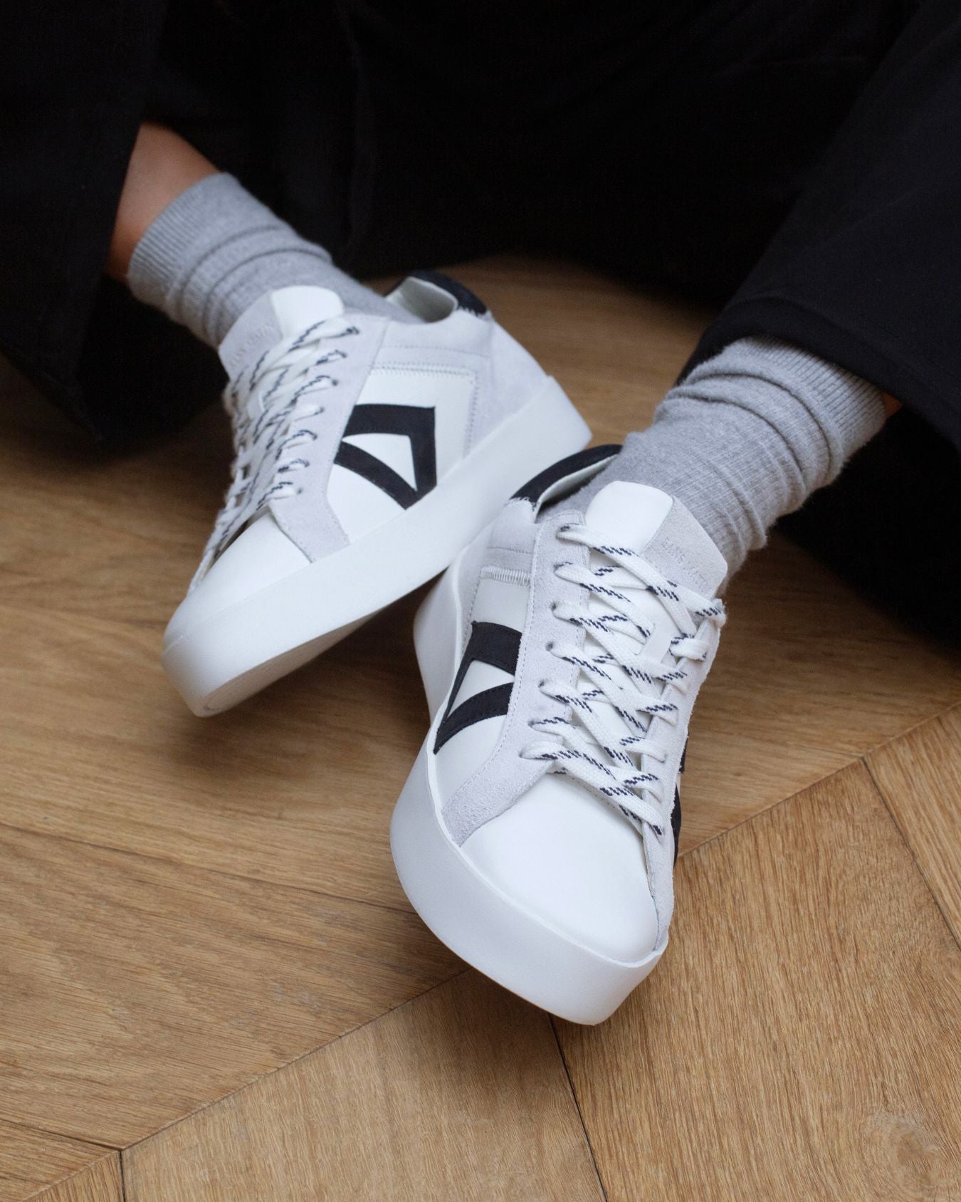 Nyx 03 Low Top Sneakers - Grey Suede & Midnight Blue Nubuck Leather